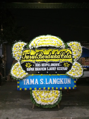 Papan Bunga Duka di Kayangan